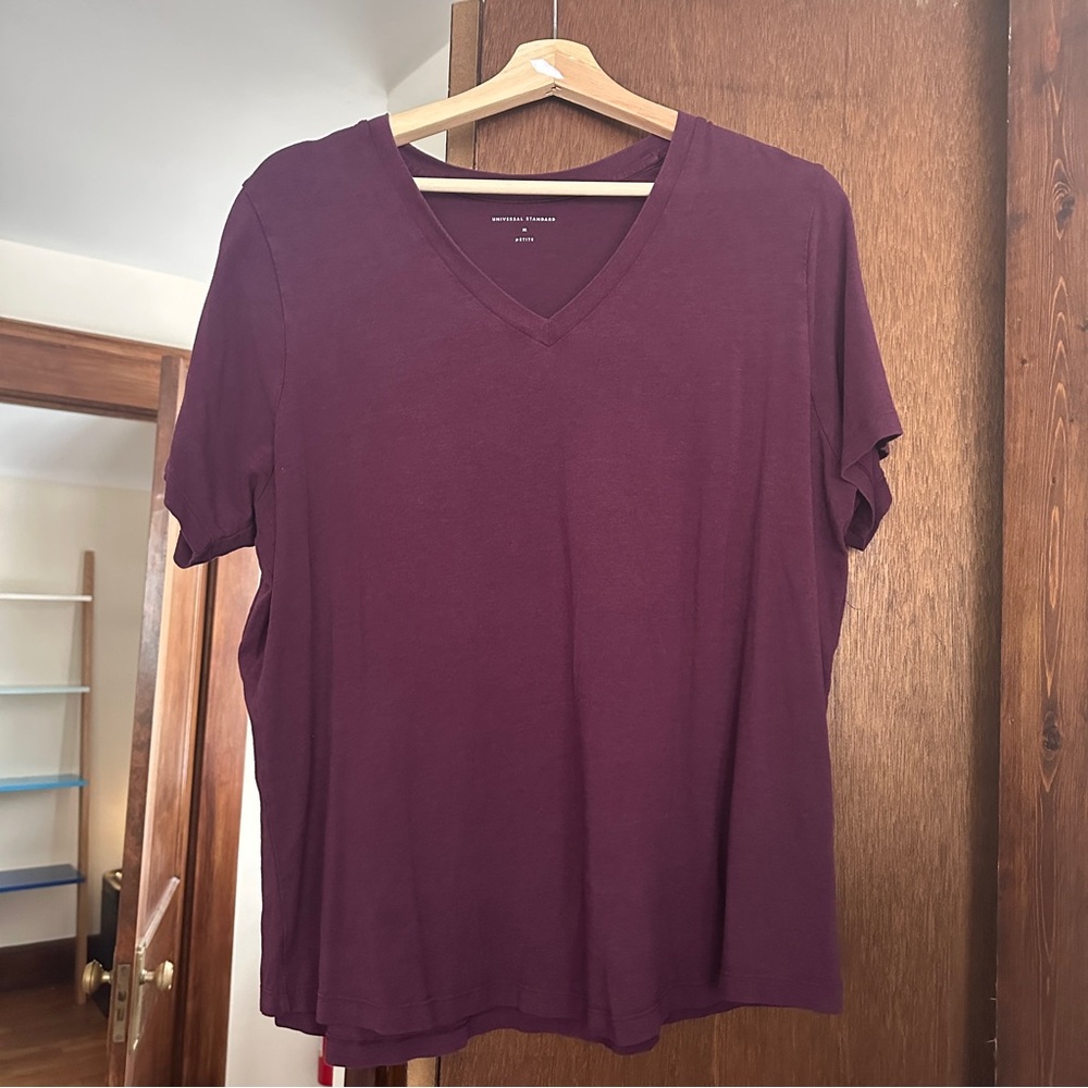 Universal Standard V-Neck Eggplant Tee Size Medium Petite (18/20)
